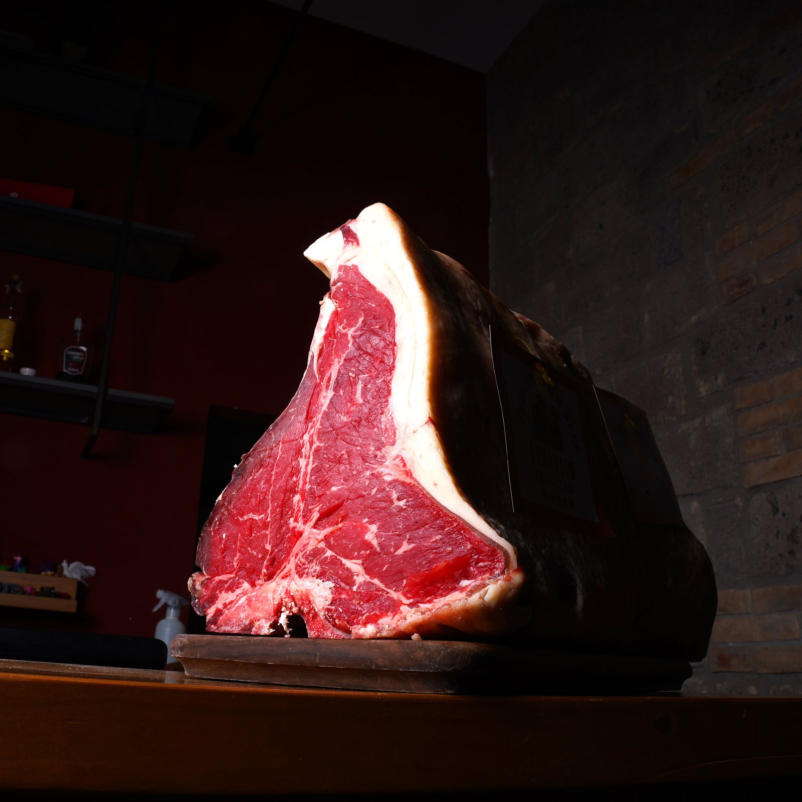 La carne — la bistecca frollata